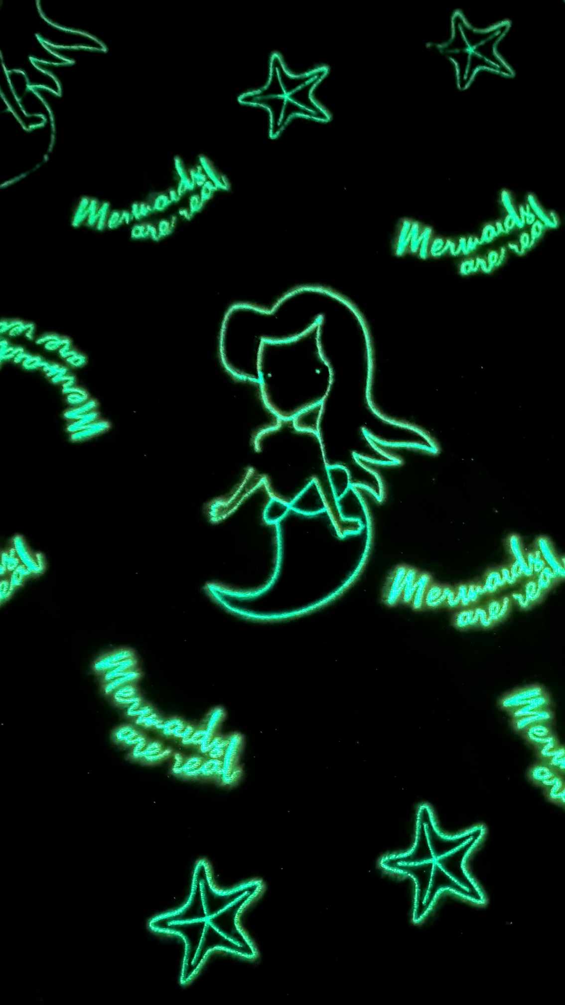 Glow in the dark mermaid blanket pinkj